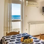 1 Bedroom In Апартаменты Пула