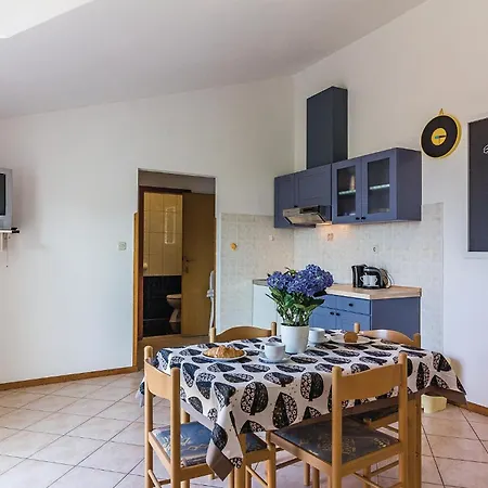 Awesome In With House Sea View